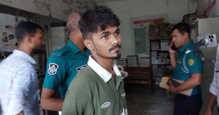 মিটফোর্ডে প্রকাশ্যে খুন: আসামি রবিনের স্বীকারোক্তি, টিটনের ৫ দিনের রিমান্ড